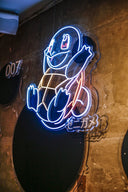 Néon LED Monochrome Personnalisé sur Plaque Acrylique – Enseigne Lumineuse Sur-Mesure pour Déco ou Déclaration