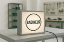 Boîte Lumineuse Extérieur Alluminium  Personnalisable – Design Unique et Éclairage LED Haute Qualité pour Magasins et Bureaux (Copie)